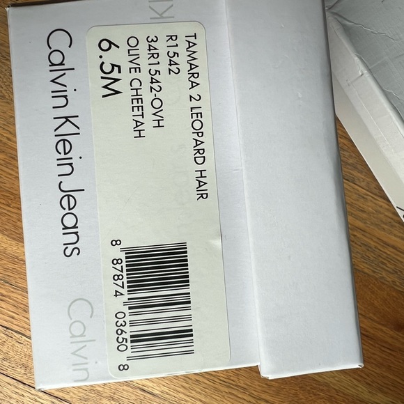 Calvin Klein leopard textured ballet flats - Picture 3 of 5